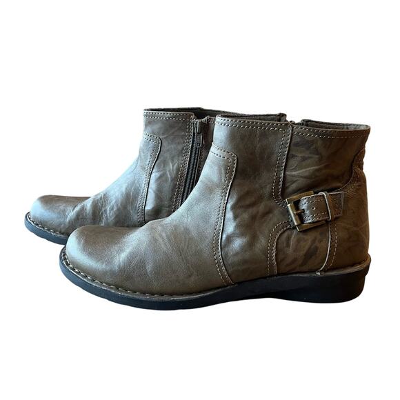 Clarks Shoes - Clarks Boots Bendables Nikki Womens Sz 9.5 W Brown Leather Comfort Ankle Booties